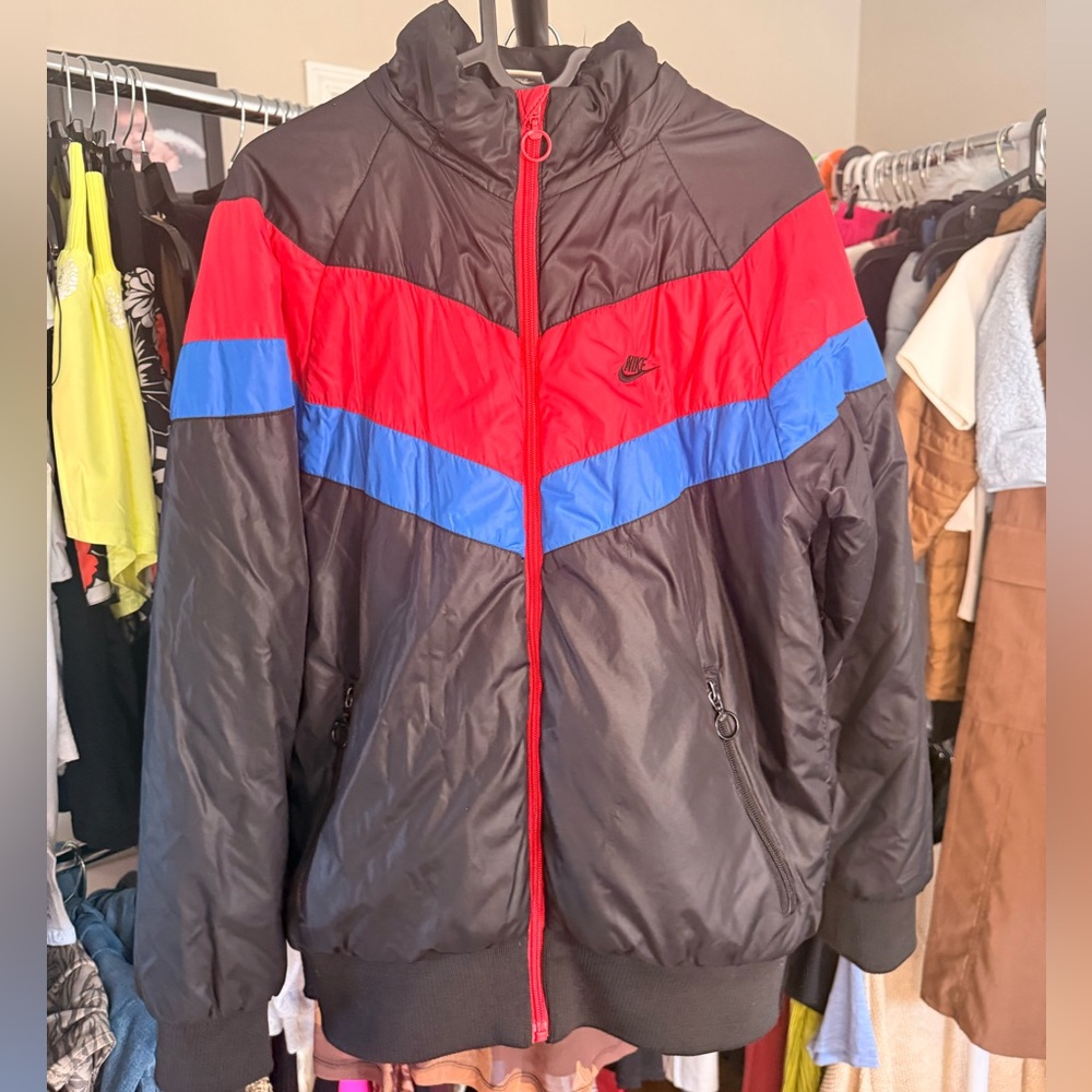 Nike VINTAGE windbreaker Large (fits like a medium )